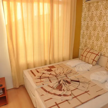 Rainbow 2 Complex 3* ساني بيتش