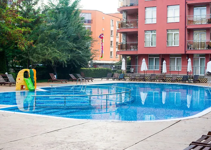 Rainbow 2 Complex 3* 阳光海滩