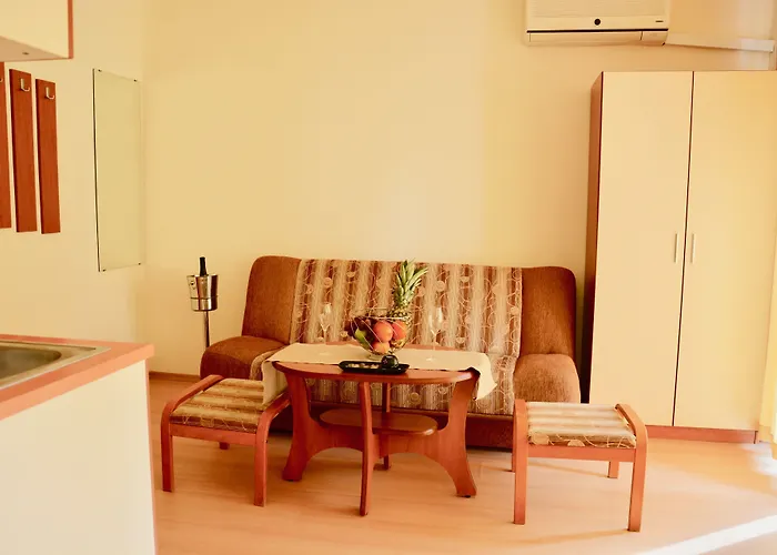 Rainbow 2 Complex 阳光海滩