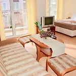 Готель Rainbow 2 Complex Сонячний Берег
