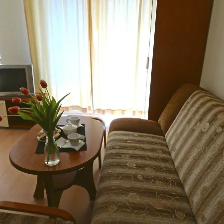 Rainbow 2 Complex מלון